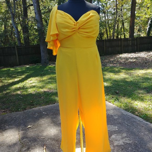 Flutter Sleeve One Shoulder Jumpsuit - Picture 2 of 11